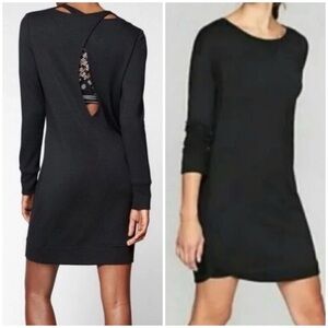 Athleta Nirvana Go To Long Sleeve Cross Back Super Soft Sweatshirt Dress, blk, M